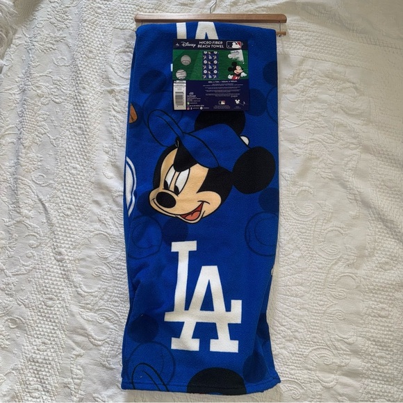 Disney / MLB Dodgers Mickey Mouse Large Beach Towel NEW 40in. X 72in. Microfiber - Picture 1 of 7